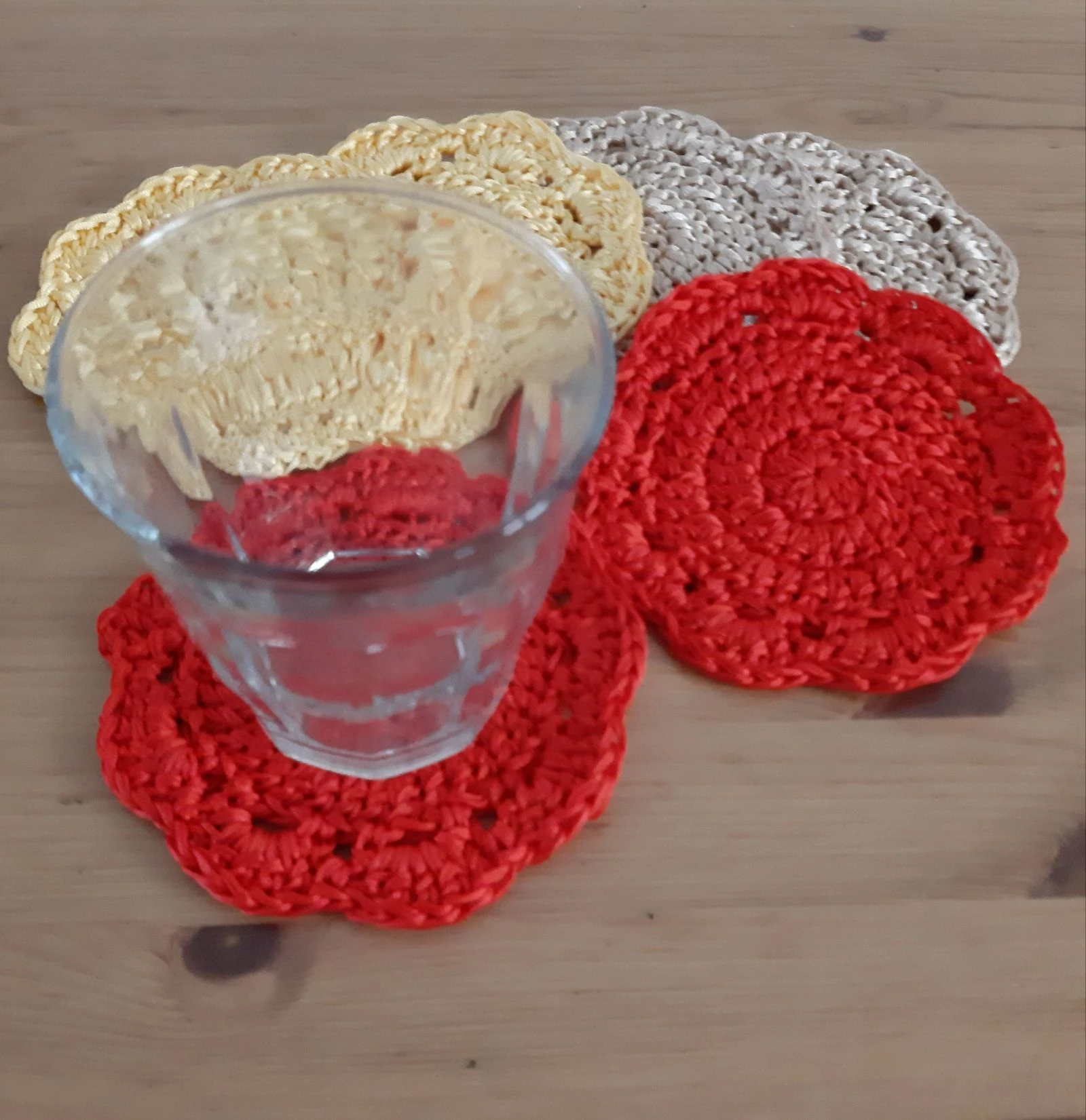 6 crocheted coasters or cups – photo 2